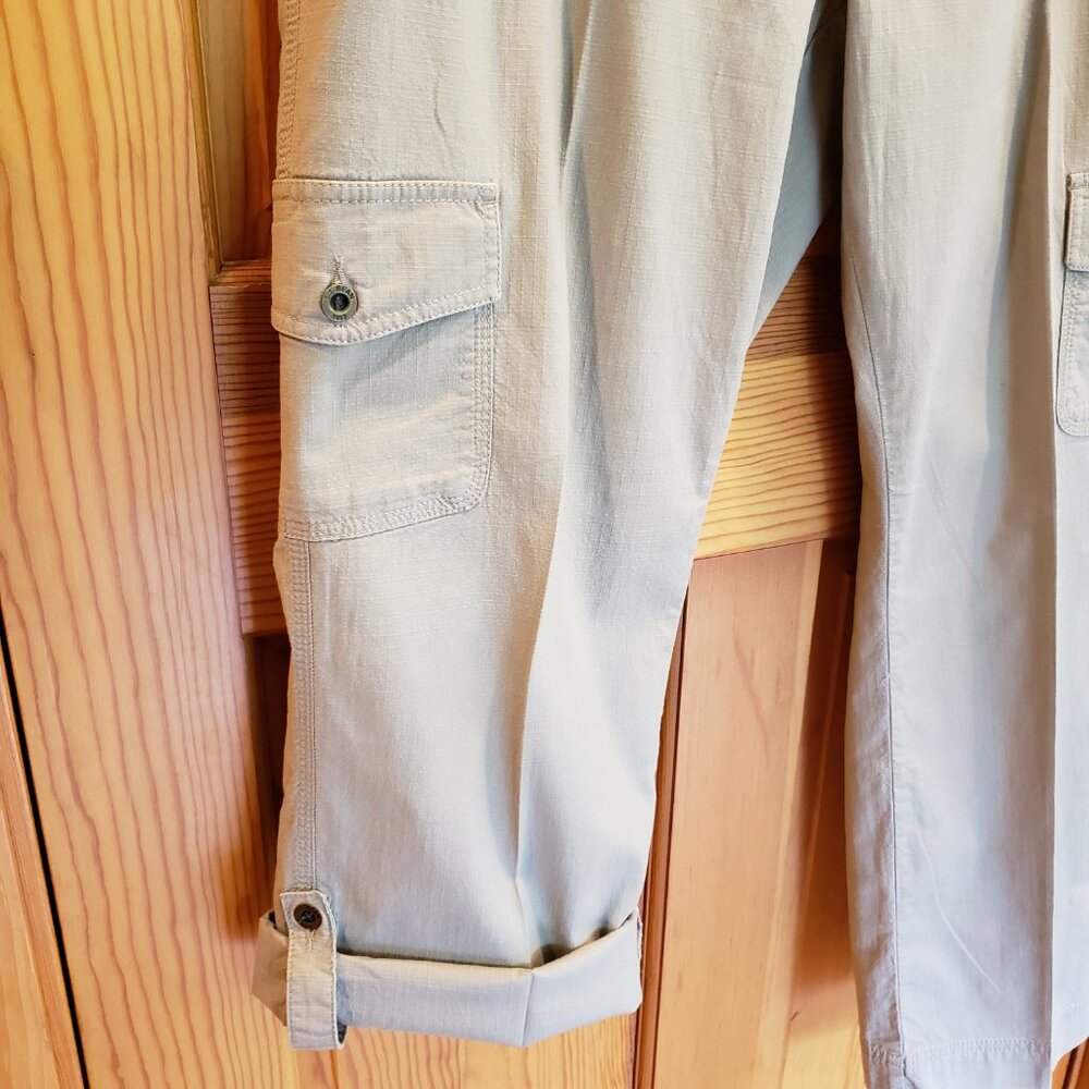 LL Bean Favorite Fit Women's Convertible Straight Leg Cargo Pants, Size: 16 Reg - Picture 9 of 16